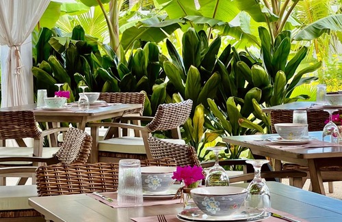 Thoddoo House | Enchanting Fairytale Inn: Oceanfront Escape with Private Beach