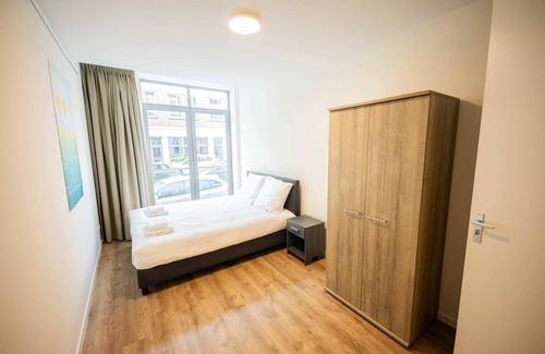 Kop van Zuid Apartment | Comfortable Faithfull 1 Bedroom Serviced Apartment Awaits