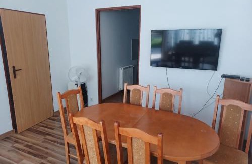 Goldap Apartment | Cozy Apartment with Hot Tub & Family-Friendly Amenities