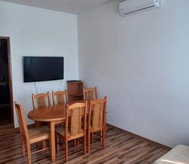 Goldap Apartment | Cozy Apartment with Hot Tub & Family-Friendly Amenities