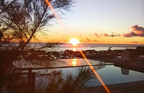 Fakarava House | Discover Fakarava's Teariki Lodge: Oceanfront Family Retreat