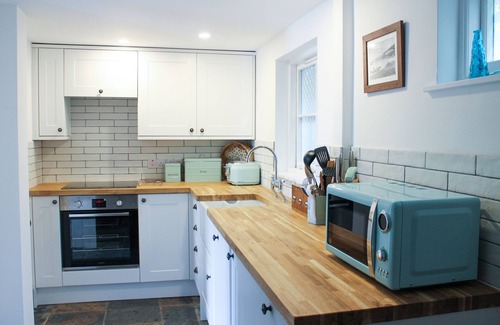Truro Cottage | Pet-Friendly Fal River Cottage: Guest Rated 9.8, Family Welcomed