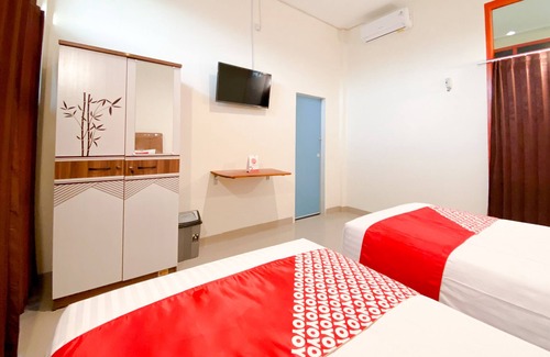 Padang Hotel | Comfortable Stay at Super Capital O 3092 Falah Residence