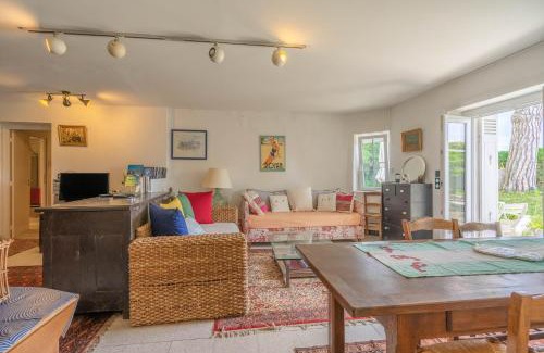 Vaux-sur-Mer Apartment | Oceanfront Escape at Falaise de Pontaillac Hotel