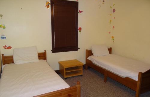 Niagara Falls Hotel | Relax at Falcon Inn: Oceanfront Views & Family Amenities