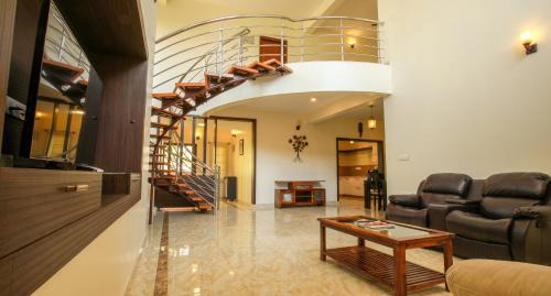 Yelahanka Bed & Breakfast | Modern Falcon Suites in Yelahanka with Great Amenities
