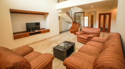 Yelahanka Bed & Breakfast | Modern Falcon Suites in Yelahanka with Great Amenities