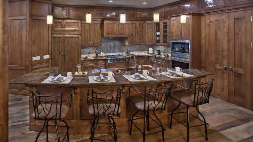 Steamboat Springs House | Family-Friendly Falconhead Lodge - A Memorable Retreat