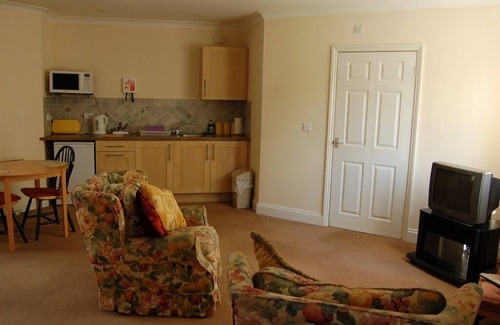 Huntingdon Apartment | Discover Falcons Nest: Top-Rated Stay with Breakfast