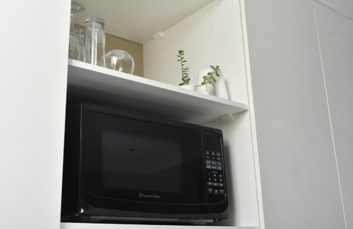 Moreleta Park Apartment | Family-Friendly Falcons Rest with High Guest Ratings