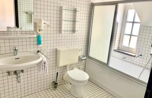 Suerth Hotel | Falderhof: Pet-Friendly Retreat with Breakfast Included
