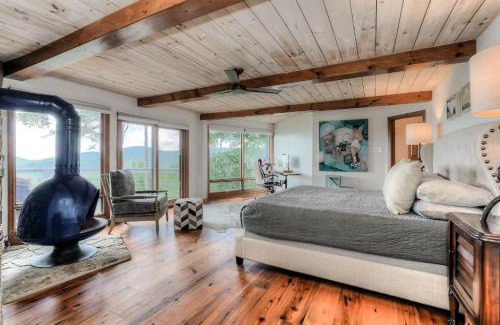 Big Canoe House | Falken Haus - Experience Seclusion with Lake View Serenity