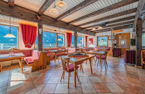 Wald im Pinzgau Ski Chalet | Discover Falkenstein: Pet & Child-Friendly Retreat