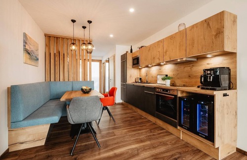 Rabenstein Apartment | Falkenstein Suite with whirlpool and sauna for 2 people