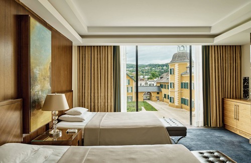 Velden am Worther See Hotel | Elegant Getaway at Falkensteiner Schlosshotel Velden