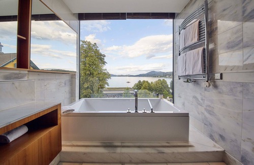 Velden am Worther See Hotel | Elegant Getaway at Falkensteiner Schlosshotel Velden