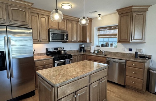 New Buffalo Condo | Unwind in a Beach Condo with Pool & Marina Views
