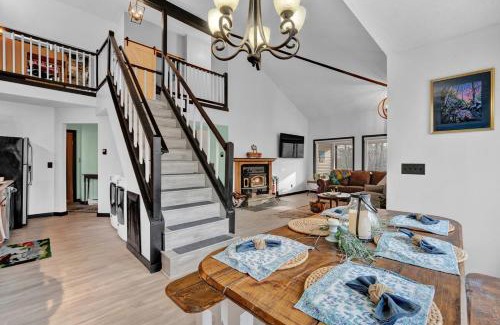 Lackawaxen Ski Chalet | Fall and Winter Forest Retreat Private Spa, Sauna & Ski