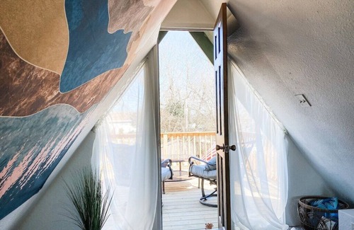 Beaver Shores House | Beaver Lake: A-FRAME Retreat with Hot Tub & Pet-Friendly Fun