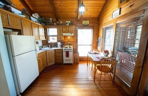 Eureka Springs Cabin | Experience The Grand View with Heart Shaped Tub Amenities
