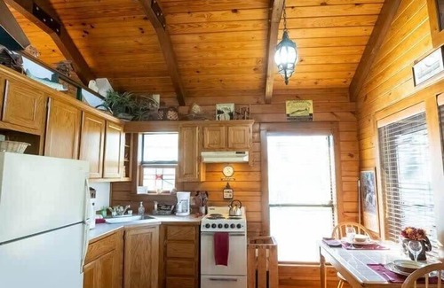 Eureka Springs Cabin | Experience The Grand View with Heart Shaped Tub Amenities