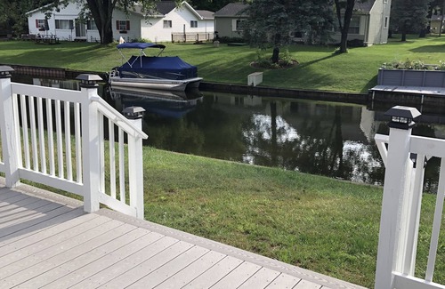 St. Helen House | Experience the Beauty of Lake St. Helen at Four Season Retreat