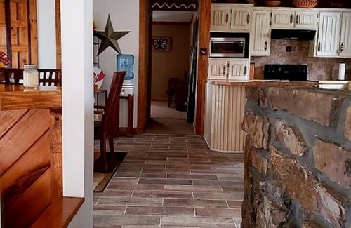 Mount Ida Cabin | Spring Awakening: Pet-Friendly Hotel with Lake Views