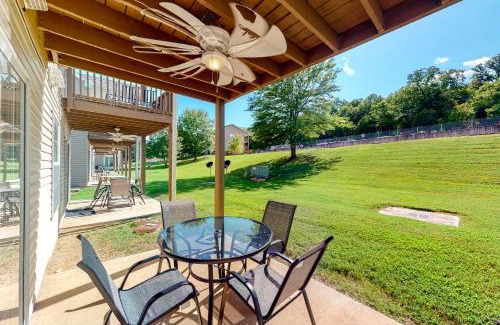 Table Rock Apartment | Cozy Fall Creek Resort: Family and Pet-Friendly Retreat