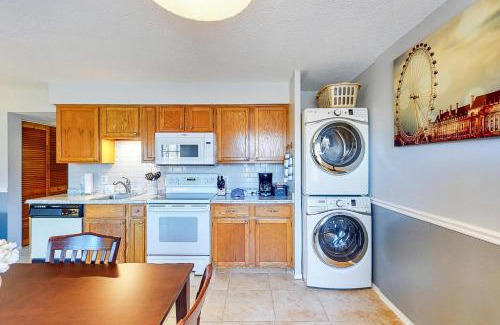 Table Rock Apartment | Pet-Friendly Fall Creek Resort with Scenic Pond Views