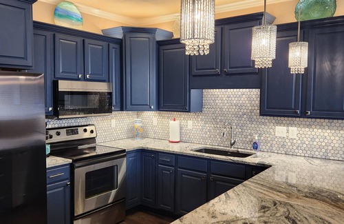 Hollister Condo | Lakefront Retreat: Rated 10/10 with Pool & Spa Amenities