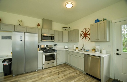 Kachemak House | Oceanview Haven with Oversized Deck - Perfect for Families!