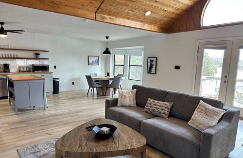 Pagosa Springs House | Inviting Uptown Home with Lake & Mountain Views, Pets Welcome