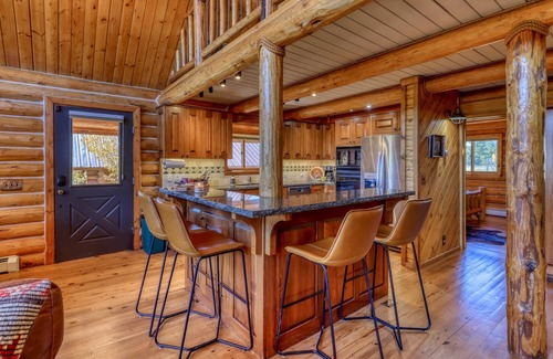 Pagosa Springs Cabin | Idyllic Cabin with Hot Tub on Private 5 Acres, Near Amenities