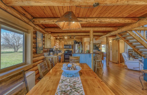 Pagosa Springs House | Cozy Cabin with Hot Tub and Scenic Mountain Views
