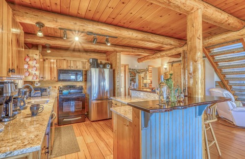 Pagosa Springs House | Cozy Cabin with Hot Tub and Scenic Mountain Views