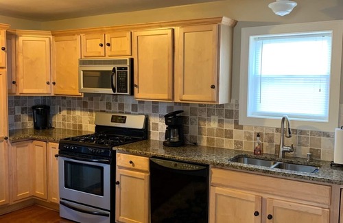 Auburn House | Lakefront Vacation Home Rental with Exceptional Reviews