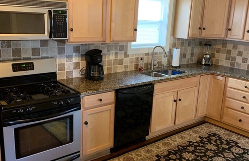 Auburn House | Lakefront Vacation Home Rental with Exceptional Reviews