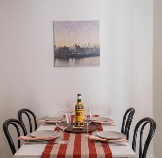 Ullanlinna Apartment | Fall for Helsinki With Elvis Vibes Free WiFi