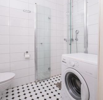 Ullanlinna Apartment | Fall for Helsinki With Elvis Vibes Free WiFi