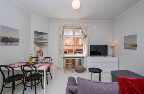Ullanlinna Apartment | Fall for Helsinki With Elvis Vibes Free WiFi