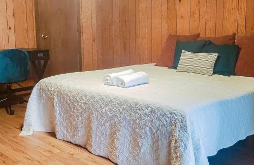 Hayward Ski Chalet | Fall Getaway Resort: Pet-Friendly Suites with Ocean Views