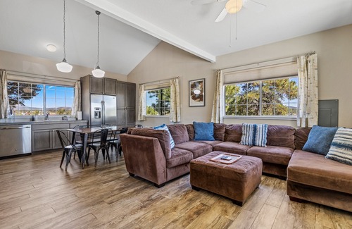 Flagstaff House | Experience Stargazing in the Pines at Jupiter Drive Hotel!