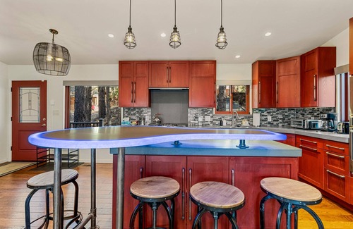 Kachina Village House | Cozy 2BR Getaway at Dreamy Pines with Family Amenities
