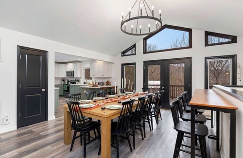 McGaheysville House | Fall In Shenandoah! King Beds-Sauna-Hot Tub!