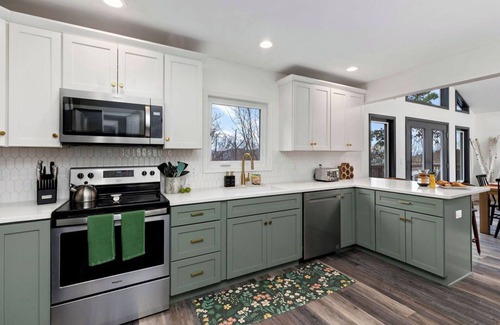 McGaheysville House | Fall In Shenandoah! King Beds-Sauna-Hot Tub!