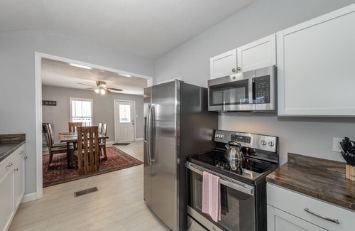 Maryville House | Renovated Maryville Home Near Shops & National Park