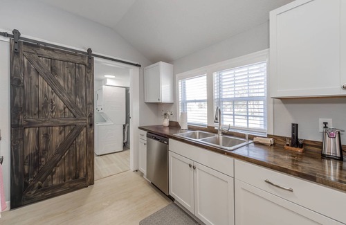 Maryville House | Renovated Maryville Home Near Shops & National Park