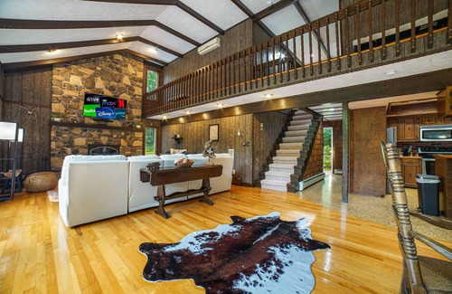 Hawley Cabin | Idyllic Lodge with Private Pool, Hot Tub & Firepit Oasis