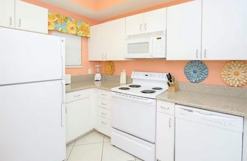 Four Mile Village Condo | Stunning Oceanfront 3BR Condo at Tops'l Summit Resort