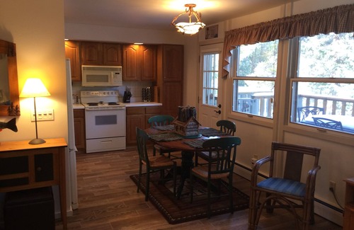 Warrior's Mark House | Guest Rated: 9.8! Cozy Home near Lifts & Main St with Spa
